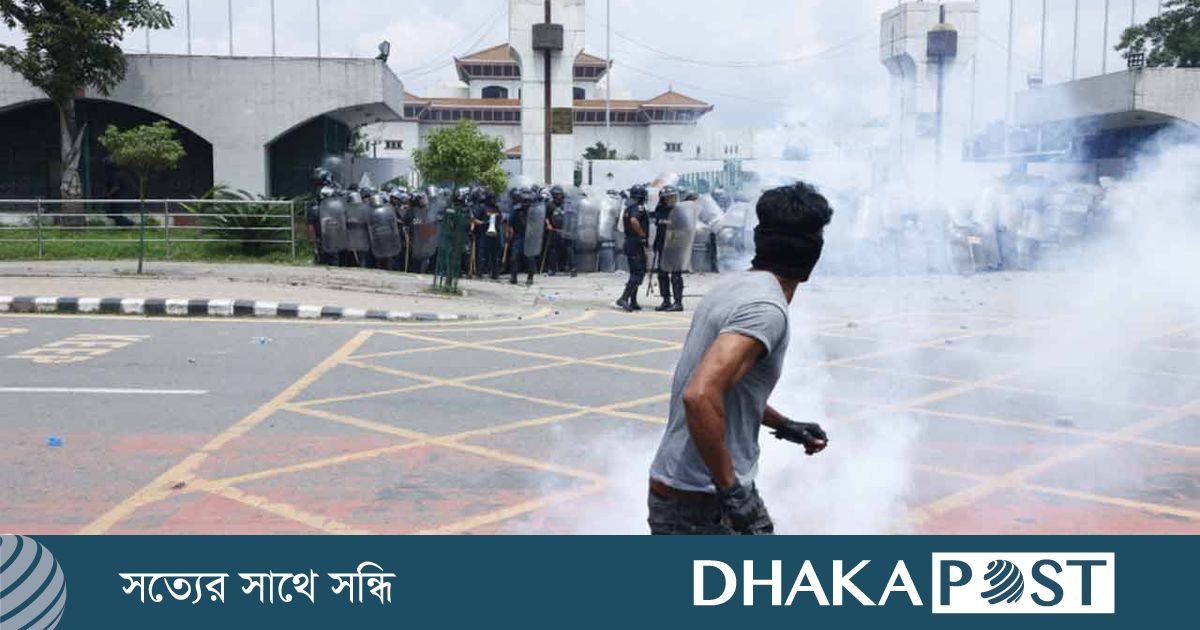 বিক্ষোভে উত্তাল নেপাল, কাঠমান্ডুতে কারফিউ জারি