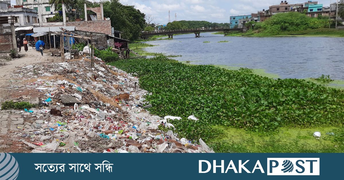 নদ নয় যেন ময়লার ভাগাড়: প্রশাসনের নীরবতায় বর্জ্য-দখলদারদের অবাধ রাজত্ব