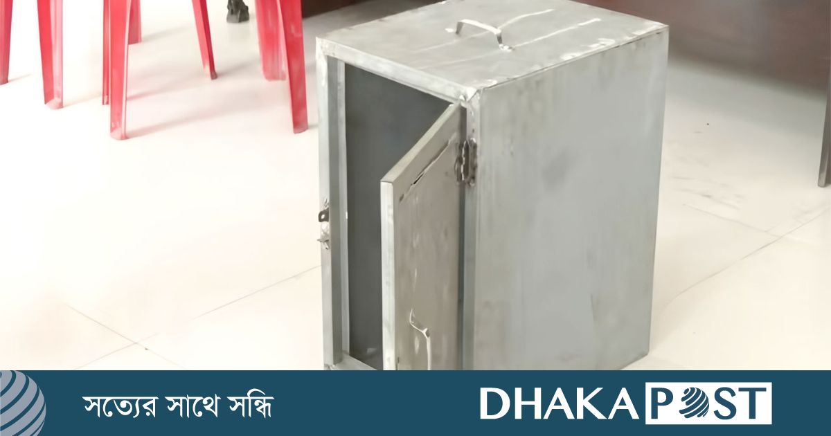 রাকসু নির্বাচনের জন্য প্রস্তুত হচ্ছে শতাধিক  ইস্পাতের ব্যালট বাক্স
