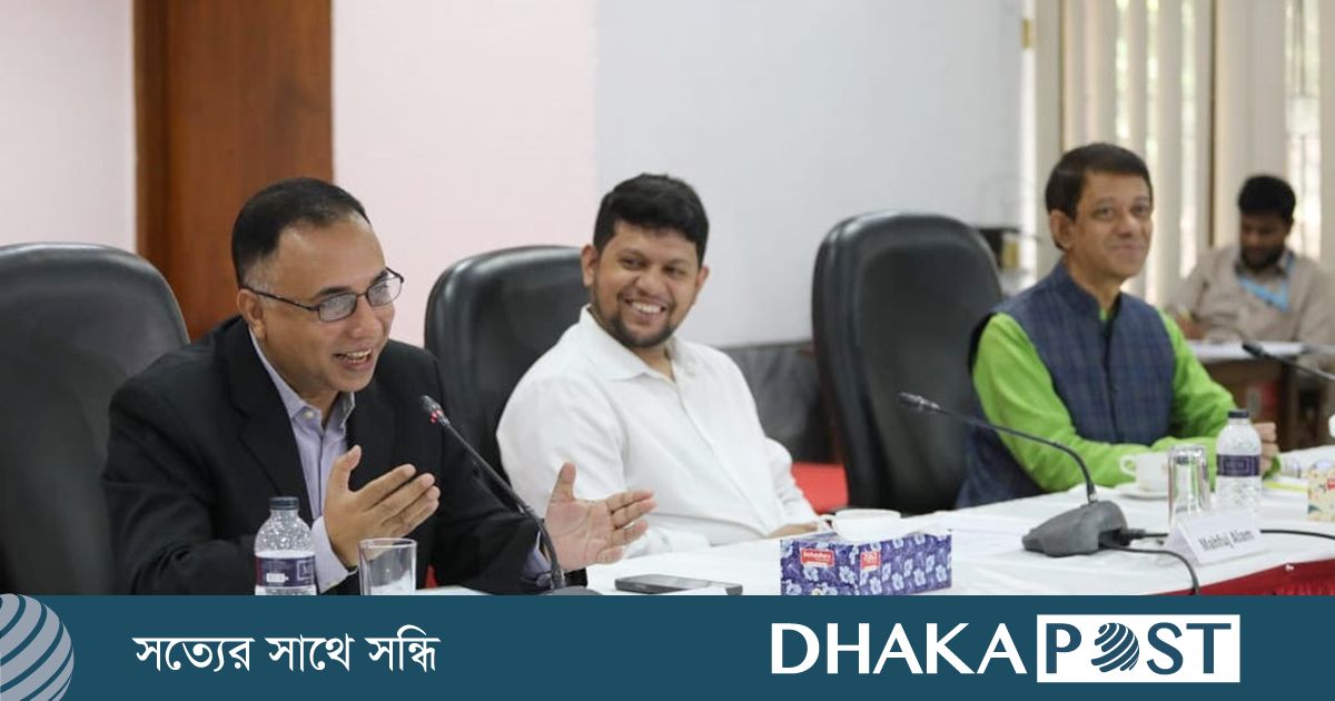 উপদেষ্টার পদ নিয়ে ‘অনিশ্চয়তায়’ মাহফুজ আলম